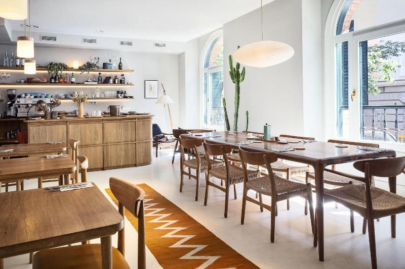 One Shot Fortuny 07 - Restoran