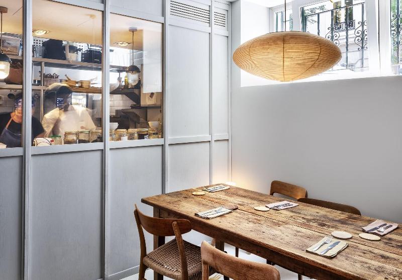 One Shot Fortuny 07 - Restoran