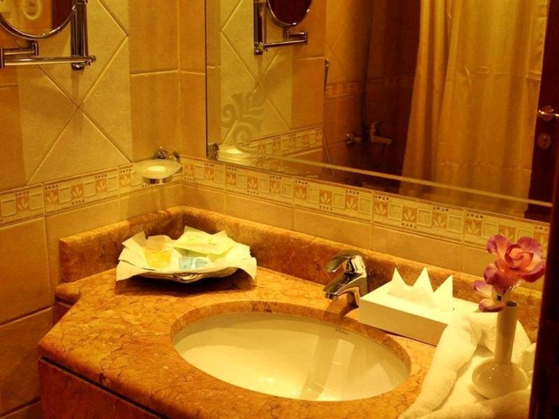 Zowar International Hotel - Oda