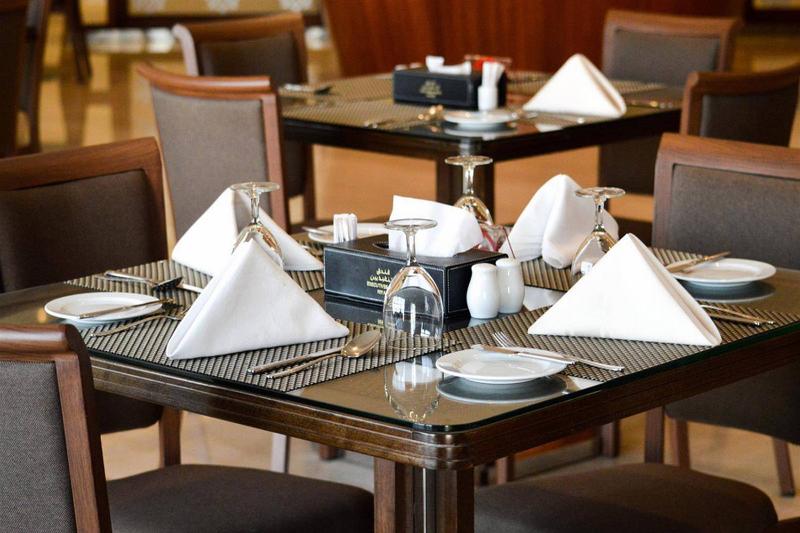Executives Hotel Azizia - Restoran