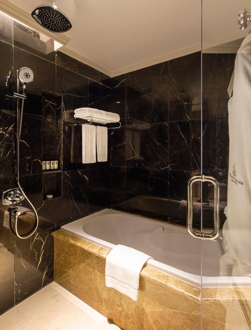 Ezdan Palace Hotel - Oda