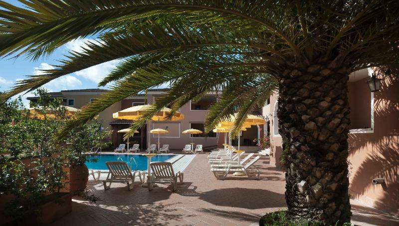 Residence sos alinos - Havuz