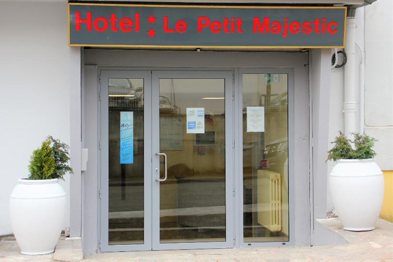 Le Petit Majestic - Lobi