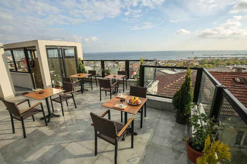 Artika Hotel - Teras