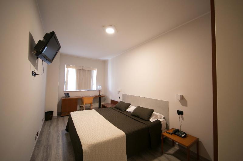 Mediterranea Hotel and Convention Center - Oda