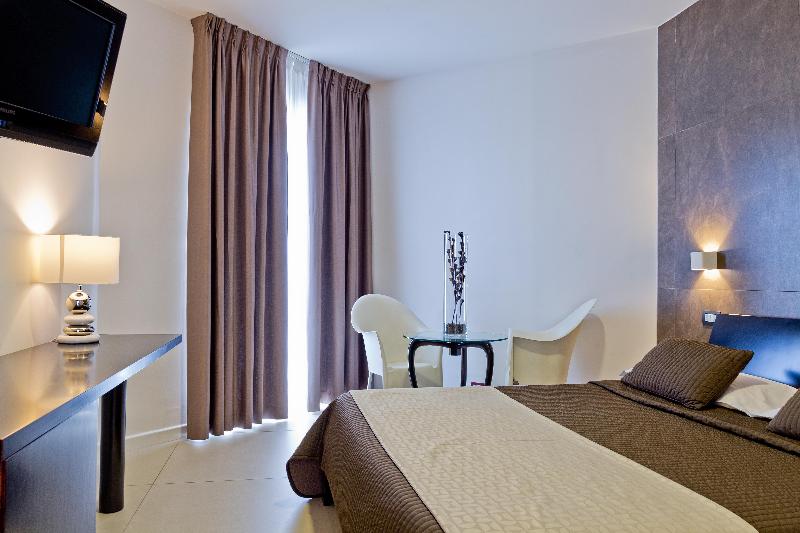 Mediterranea Hotel and Convention Center - Oda