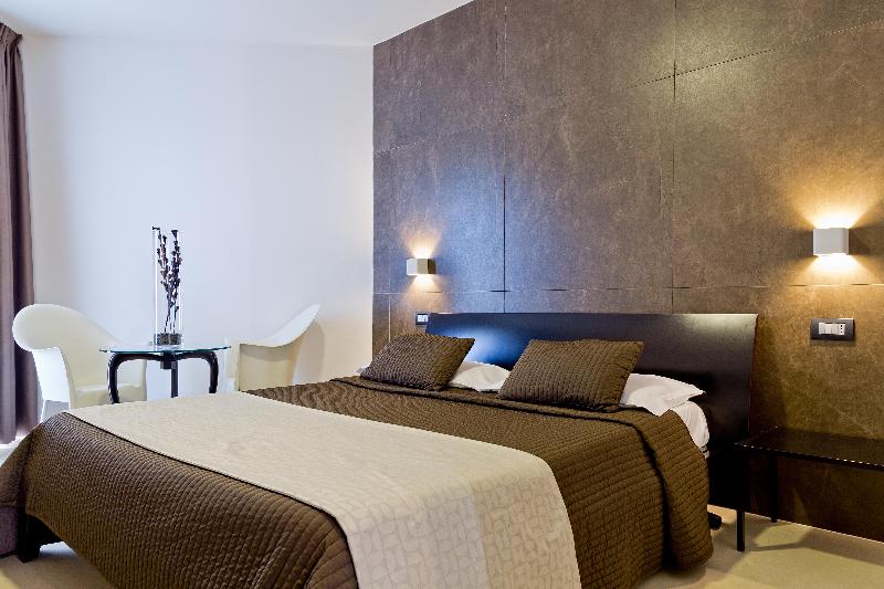 Mediterranea Hotel and Convention Center - Oda