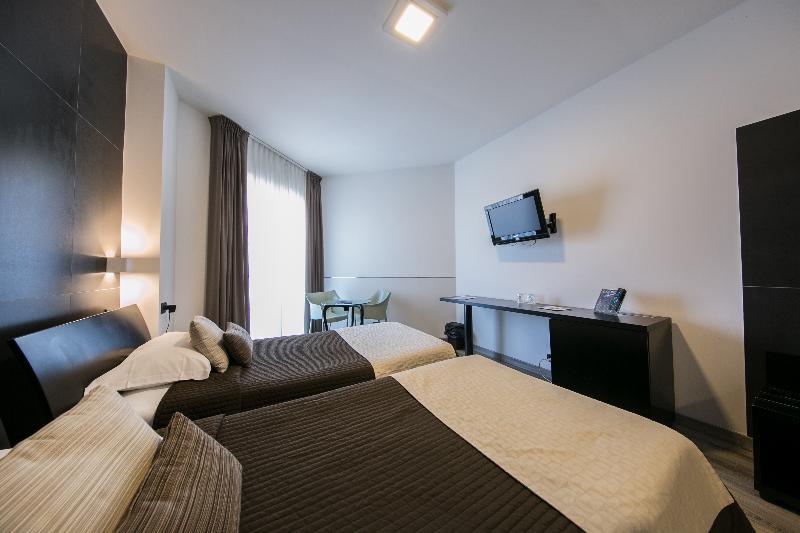 Mediterranea Hotel and Convention Center - Oda