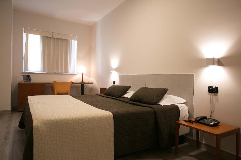 Mediterranea Hotel and Convention Center - Oda