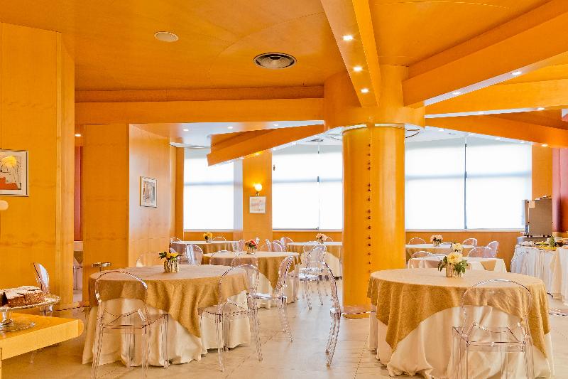 Mediterranea Hotel and Convention Center - Restoran