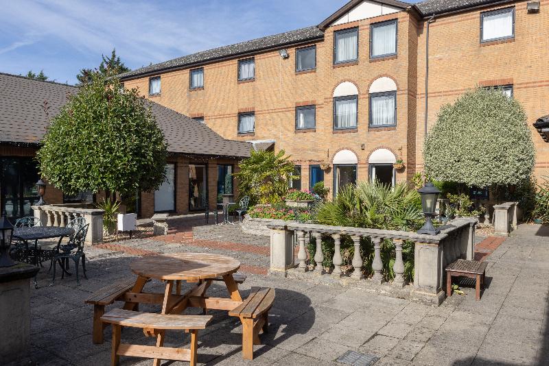 Bridgewood Manor - Genel