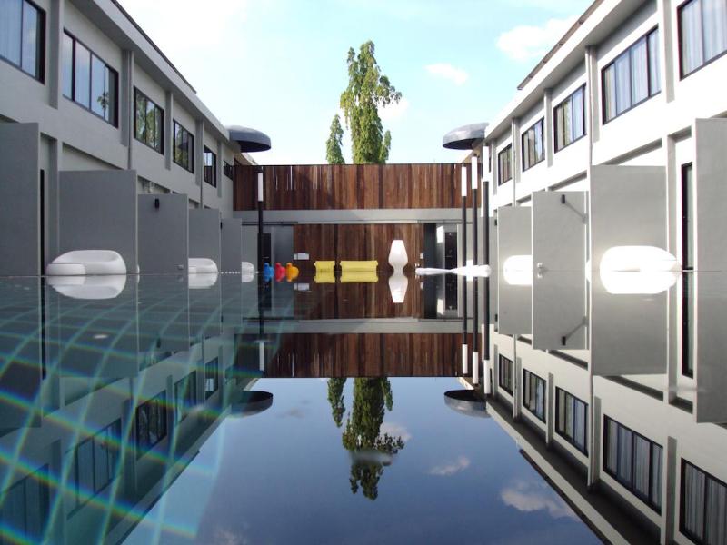 S Ratchada Leisure Hotel - Havuz