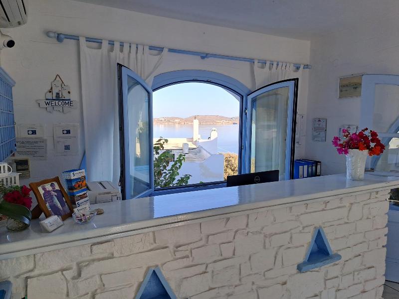 Stratos Apartments & Studios - Lobi