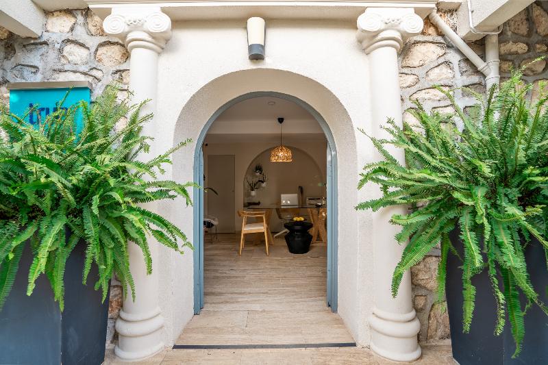 True Blue Boutique Hotel - Lobi