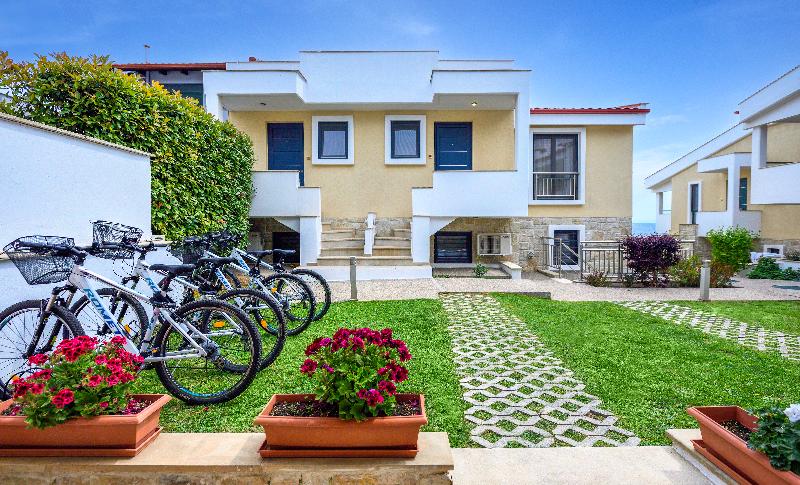 Elpiniki Luxury Apartments - Genel