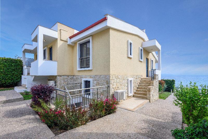 Elpiniki Luxury Apartments - Genel