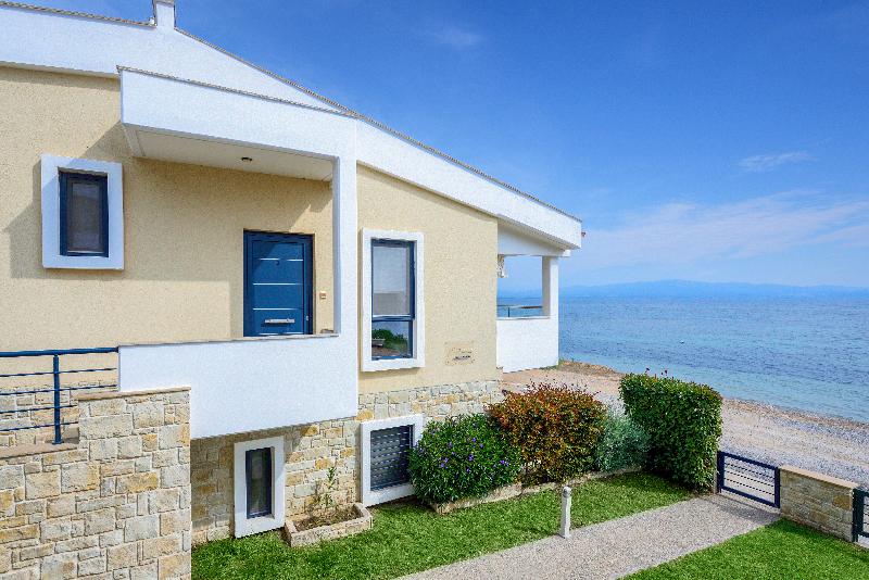 Elpiniki Luxury Apartments - Genel