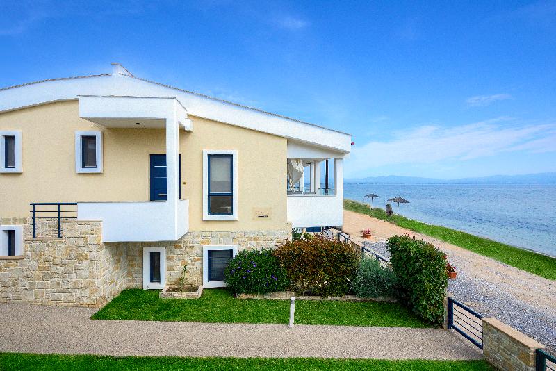 Elpiniki Luxury Apartments - Genel