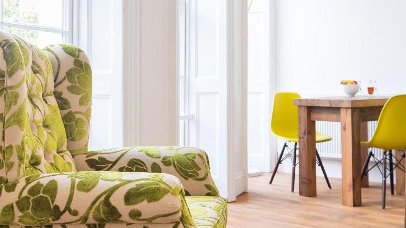 Berkeley Square Classic Hotel - Oda