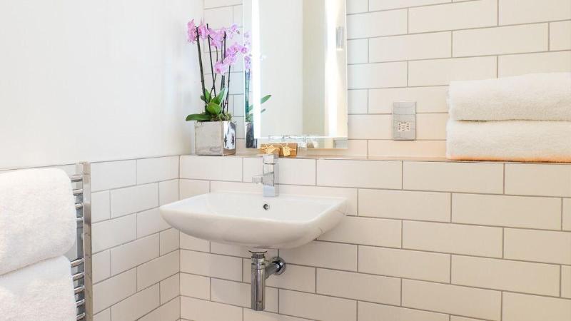 Berkeley Square Classic Hotel - Oda
