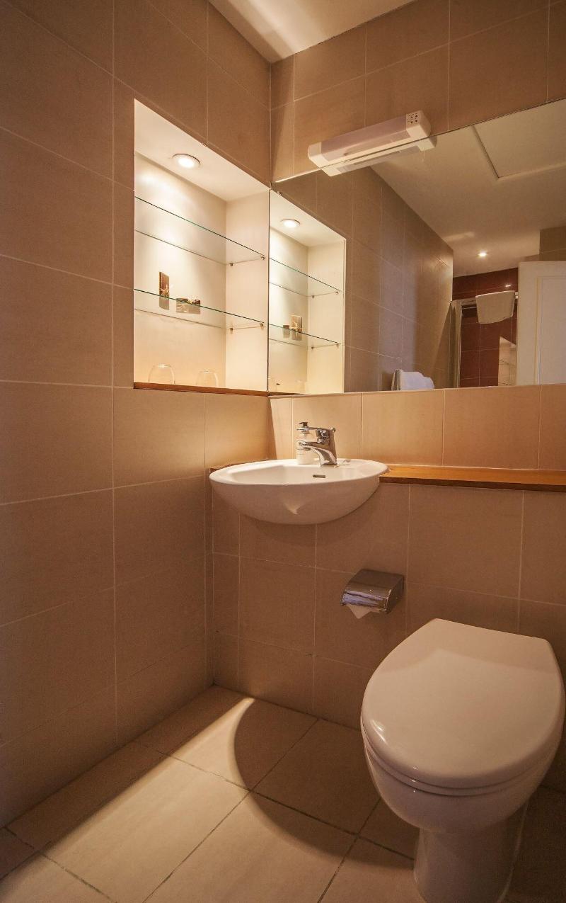 Berkeley Square Classic Hotel - Oda