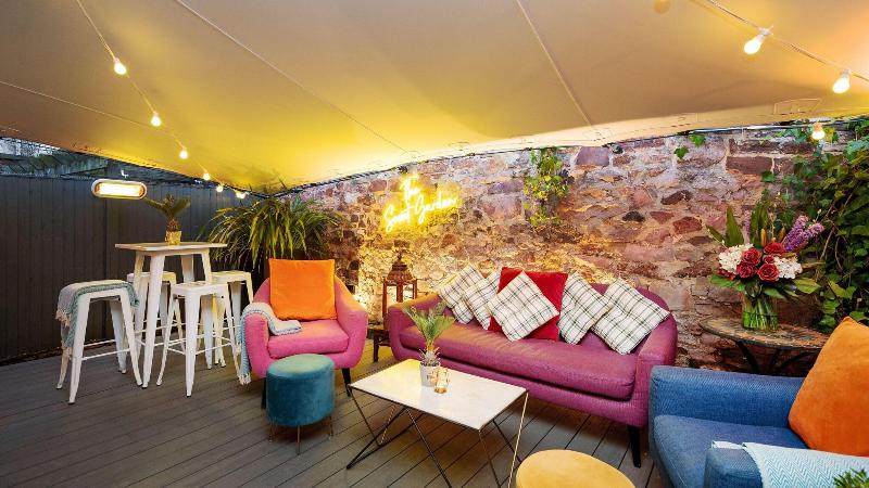 Berkeley Square Classic Hotel - Teras