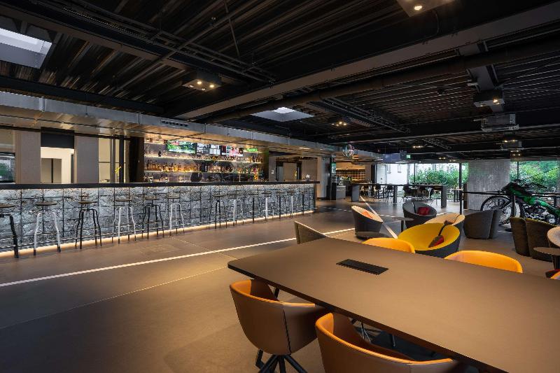 V8 Hotel Koln @MOTORWORLD - Bar