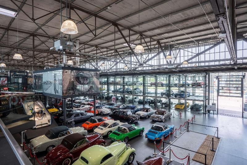 V8 Hotel Koln @MOTORWORLD - Lobi