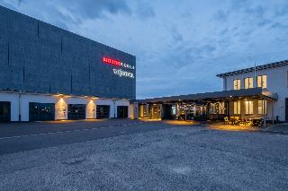 V8 Hotel Koln @MOTORWORLD otel fotoğrafı