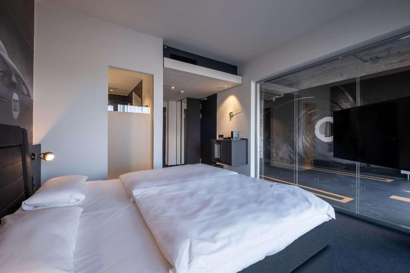 V8 Hotel Koln @MOTORWORLD - Oda