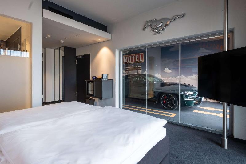 V8 Hotel Koln @MOTORWORLD - Oda