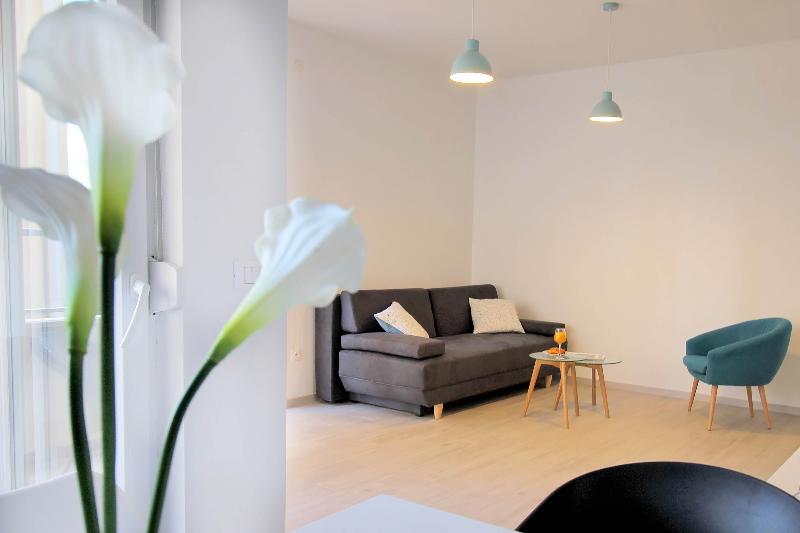 Bacan Family Apartments - Lobi