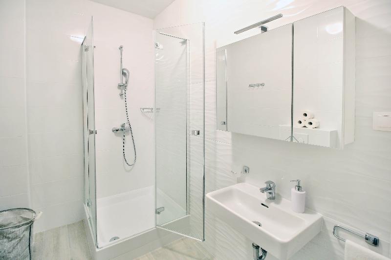 Bacan Family Apartments - Oda