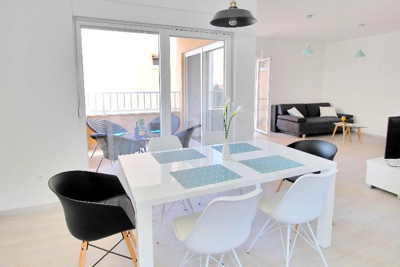 Bacan Family Apartments - Oda