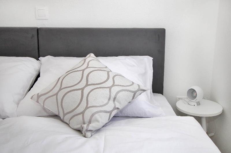 Bacan Family Apartments - Oda