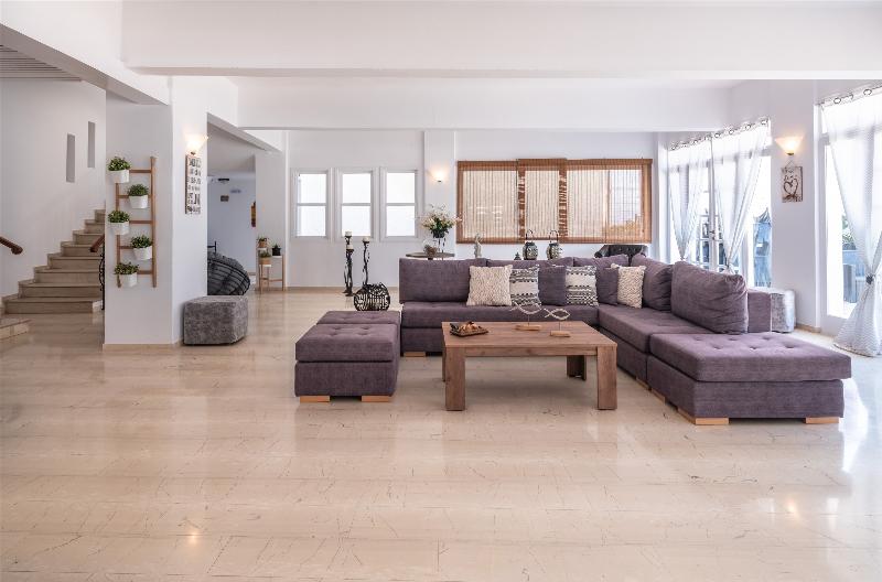 Pasiphae Hotel - Genel