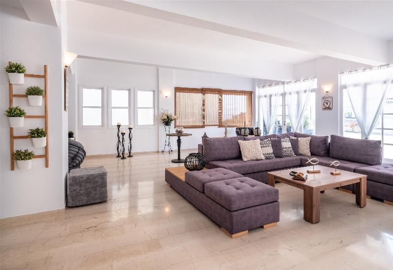 Pasiphae Hotel - Genel