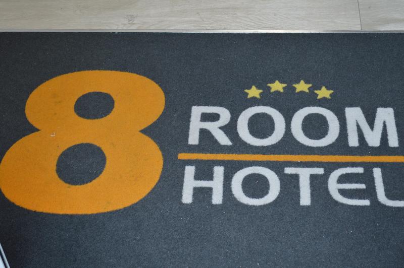 8 Room Hotel - Lobi