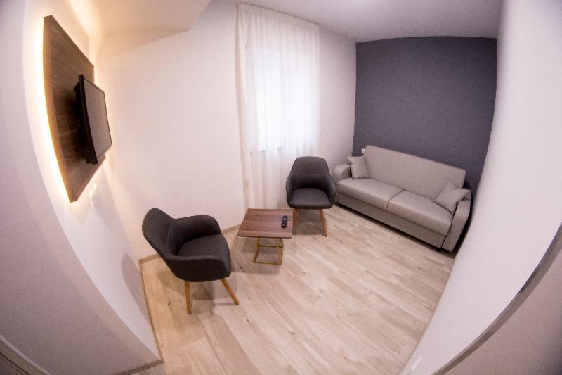 8 Room Hotel - Oda