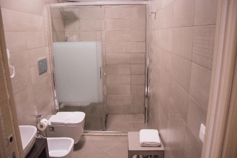 8 Room Hotel - Oda