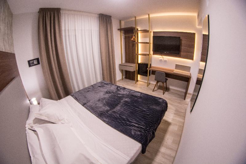 8 Room Hotel - Oda