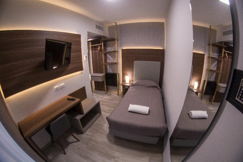 8 Room Hotel - Oda
