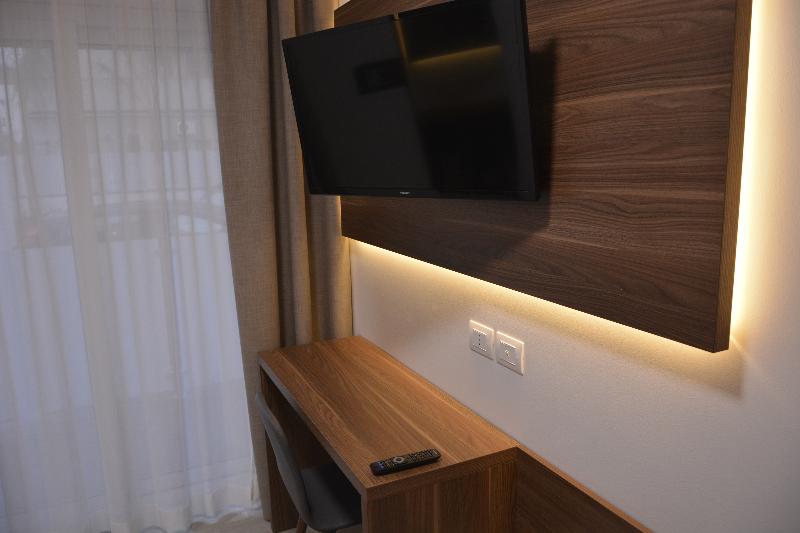 8 Room Hotel - Oda