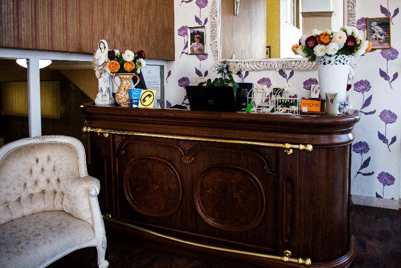 Hotel Flowers - Lobi