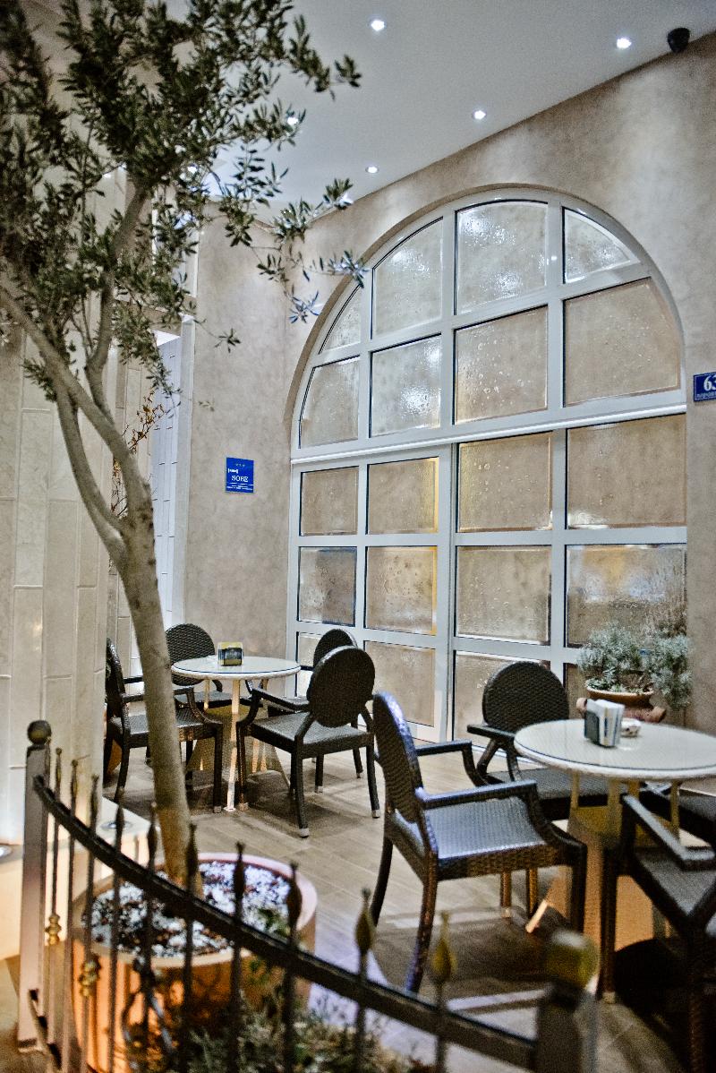 Hotel Flowers - Teras