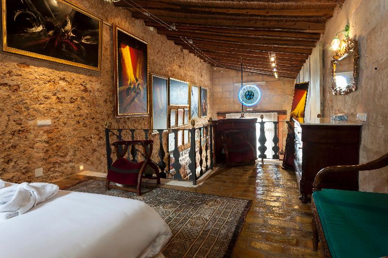 Es Revellar Art Resort - Oda