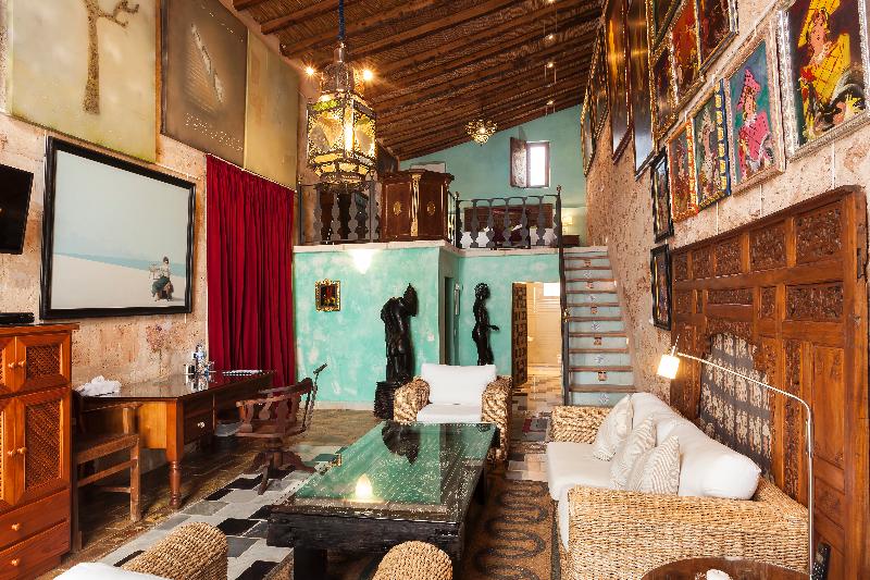 Es Revellar Art Resort - Oda