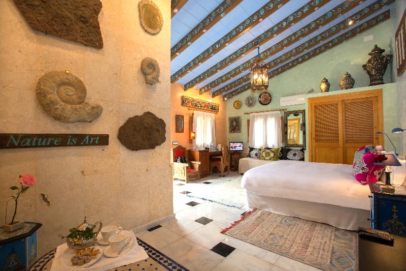 Es Revellar Art Resort - Oda