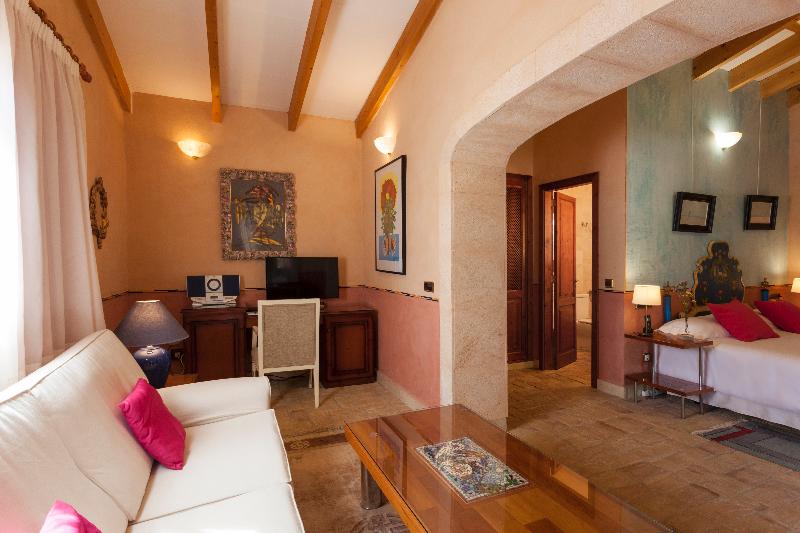 Es Revellar Art Resort - Oda