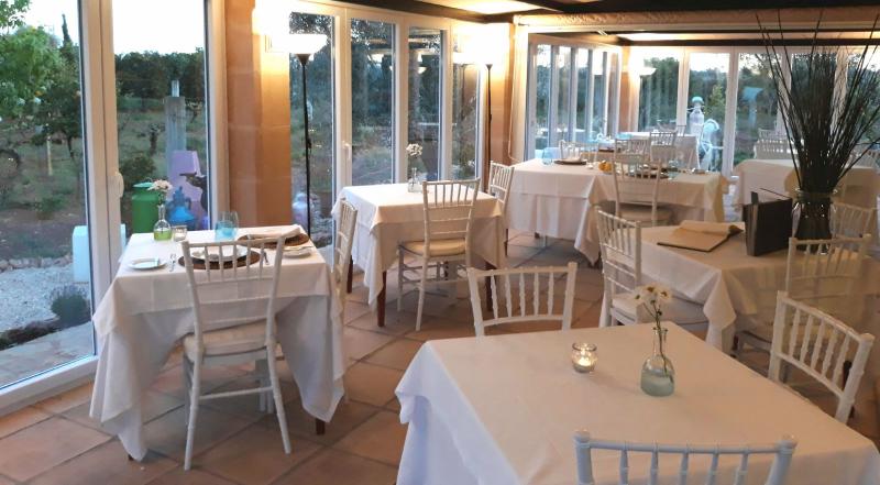 Es Revellar Art Resort - Restoran